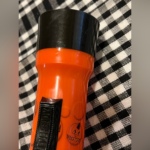 LOT OF 2 VINTAGE EVEREADY HALLOWEEN FLASHLIGHTS. - Picture 10 of 13